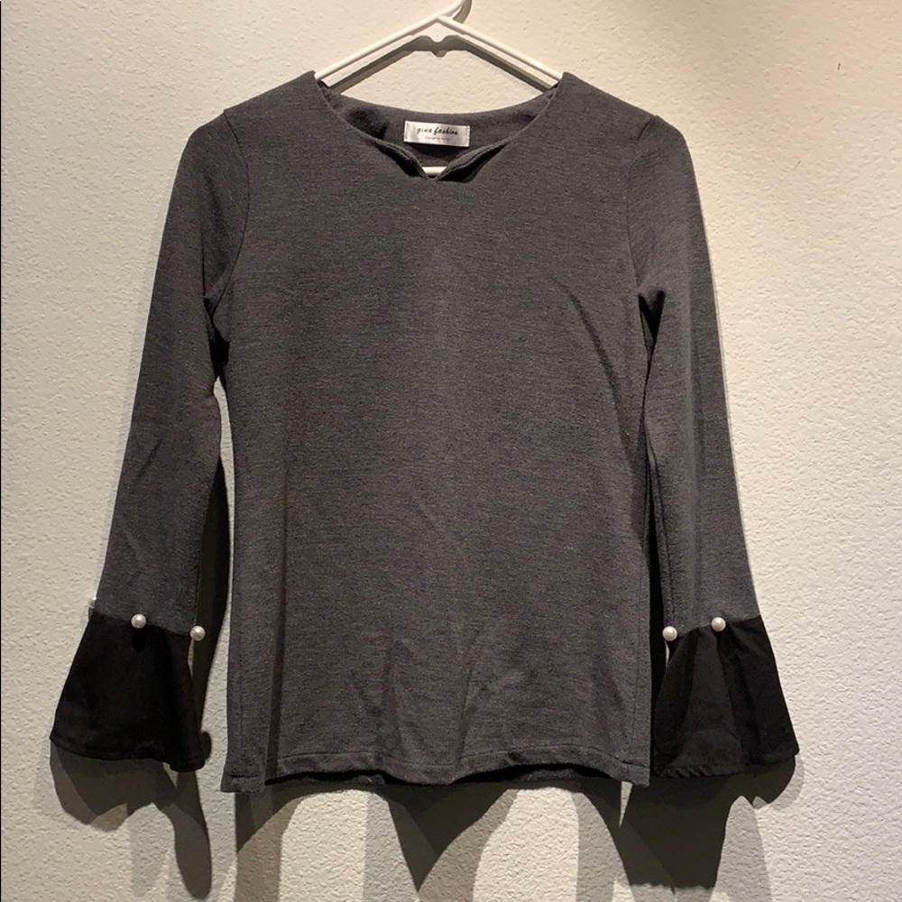 Grey Sweater Pearl